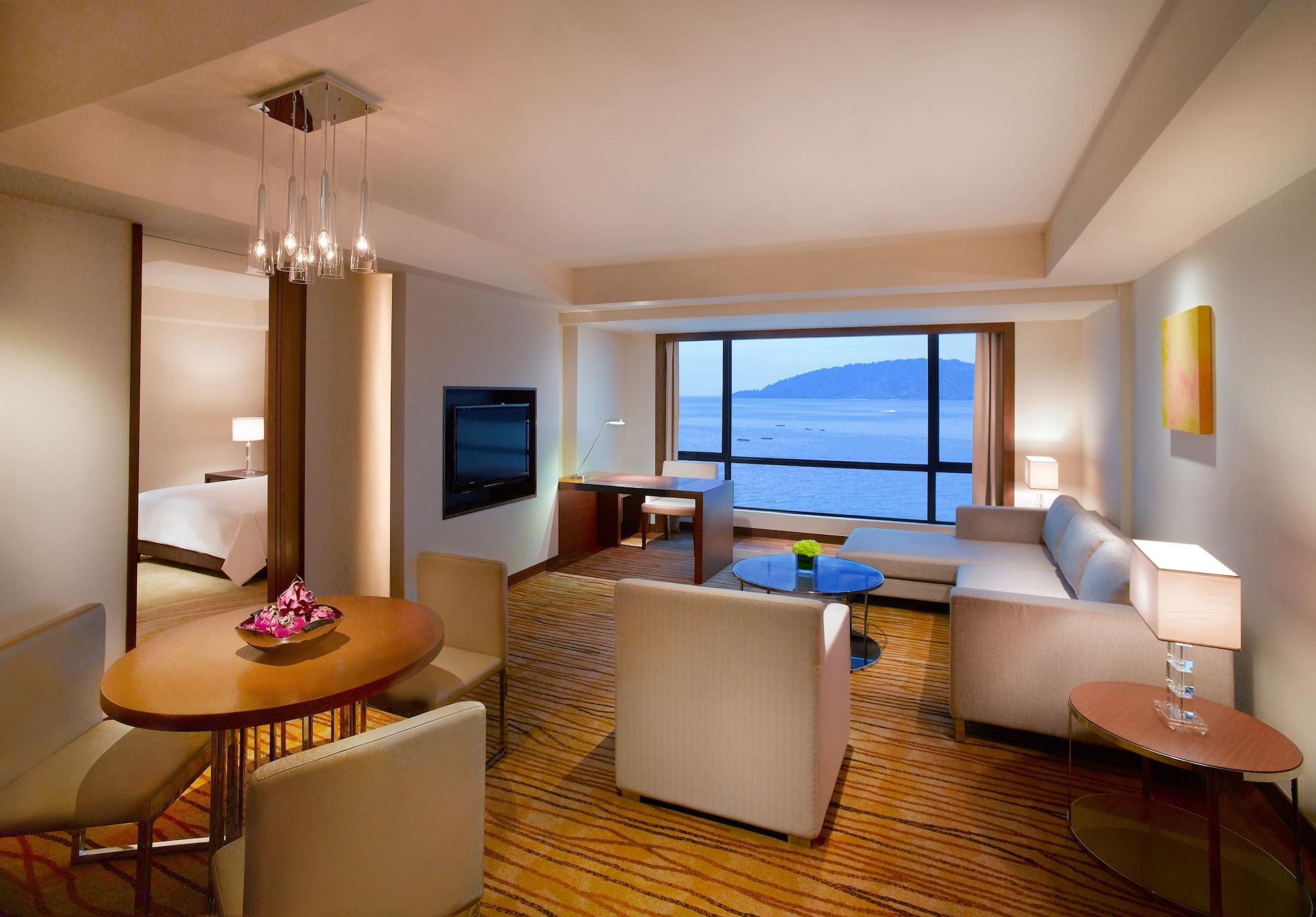 Отель Hyatt Regency Kinabalu Кота-Кинабалу Экстерьер фото A suite at The Westin Nanjing