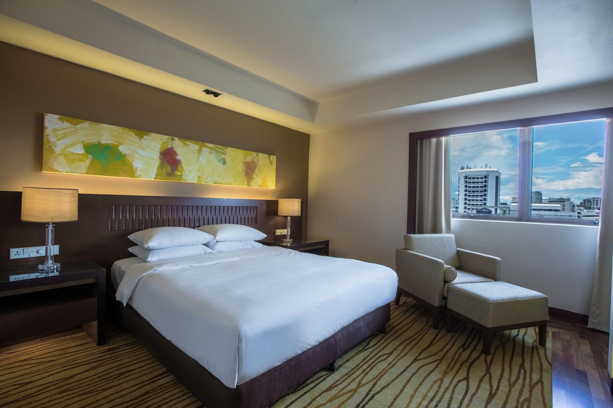 Отель Hyatt Regency Kinabalu Кота-Кинабалу Экстерьер фото Deluxe Room